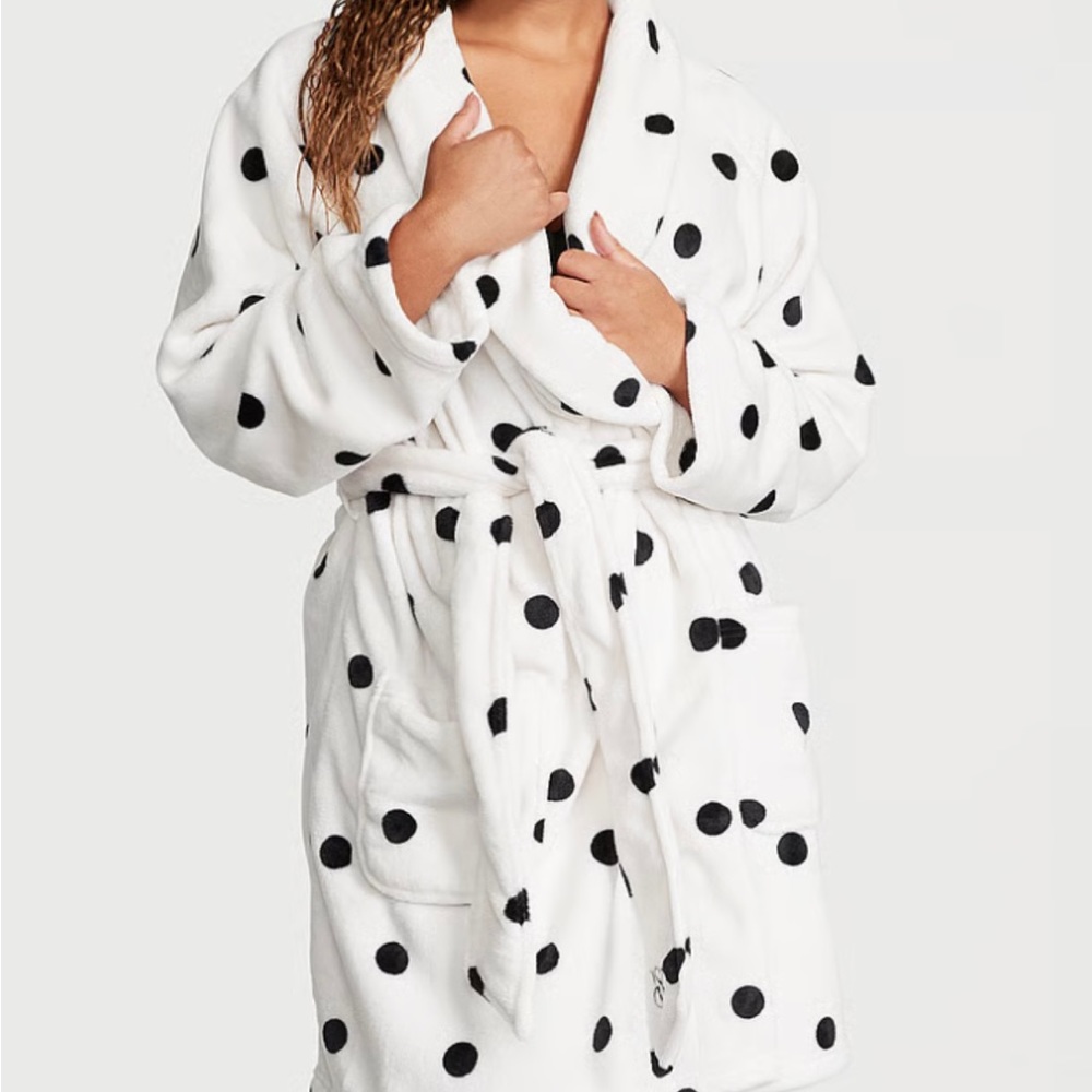 Victoria Secret Short Cozy Robe Size M/L NWT - Picture 2 of 5
